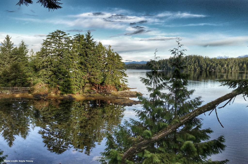 Waters Edge Shoreside Suites Ucluelet Exterior photo