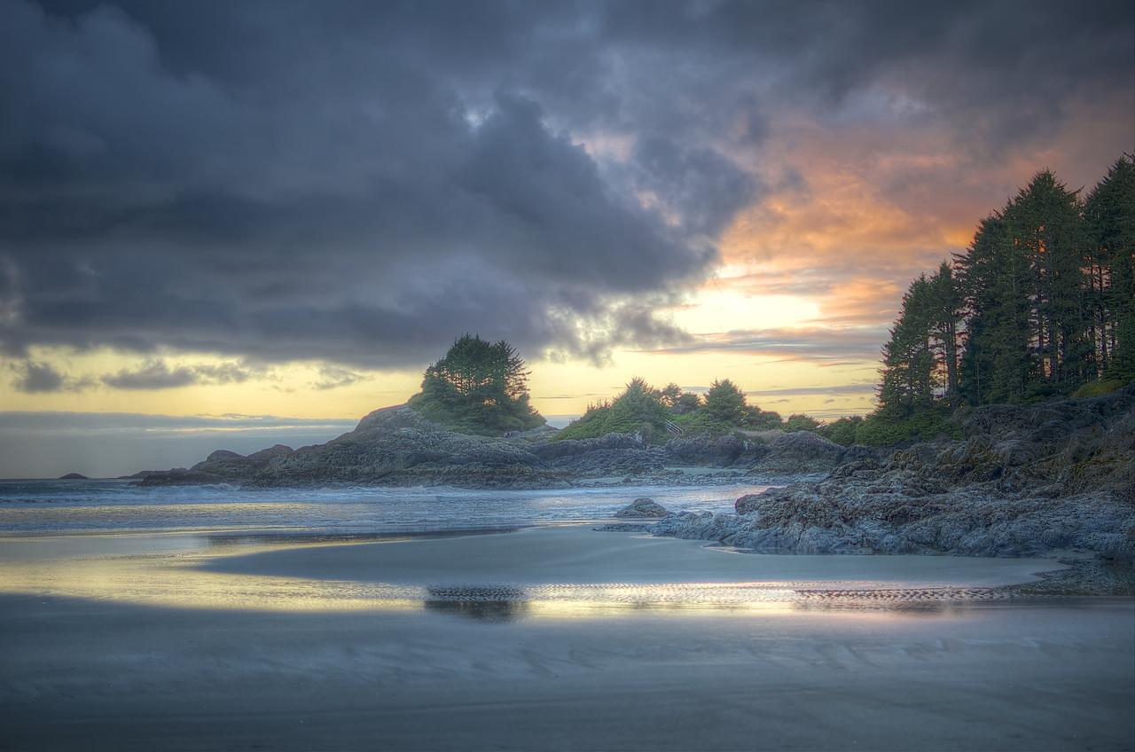 Waters Edge Shoreside Suites Ucluelet Exterior photo